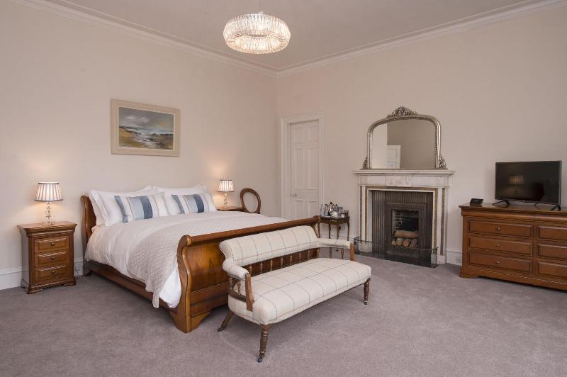Lys-Na-Greyne Bed & Breakfast Aboyne Exterior photo